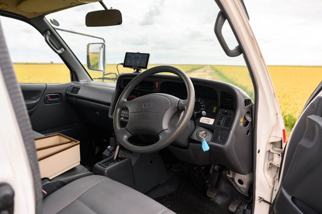 1999-toyota-hiace-ambulance (65)