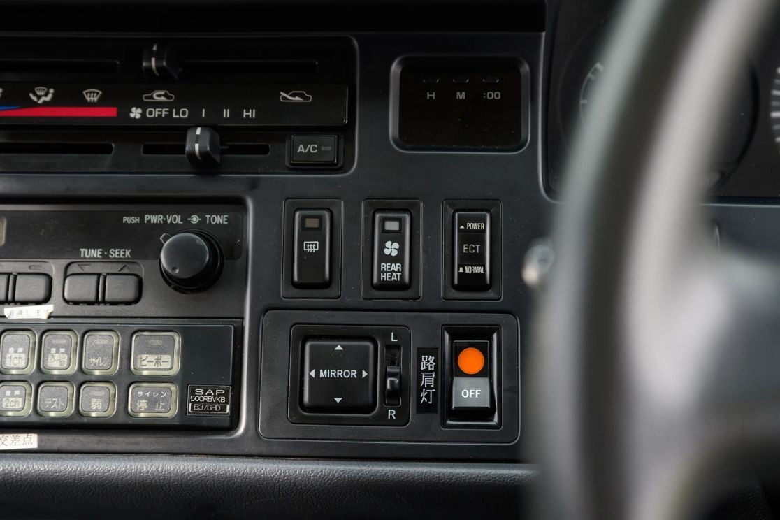 1999-toyota-hiace-ambulance (66)