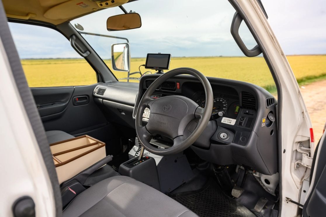 1999-toyota-hiace-ambulance (68)