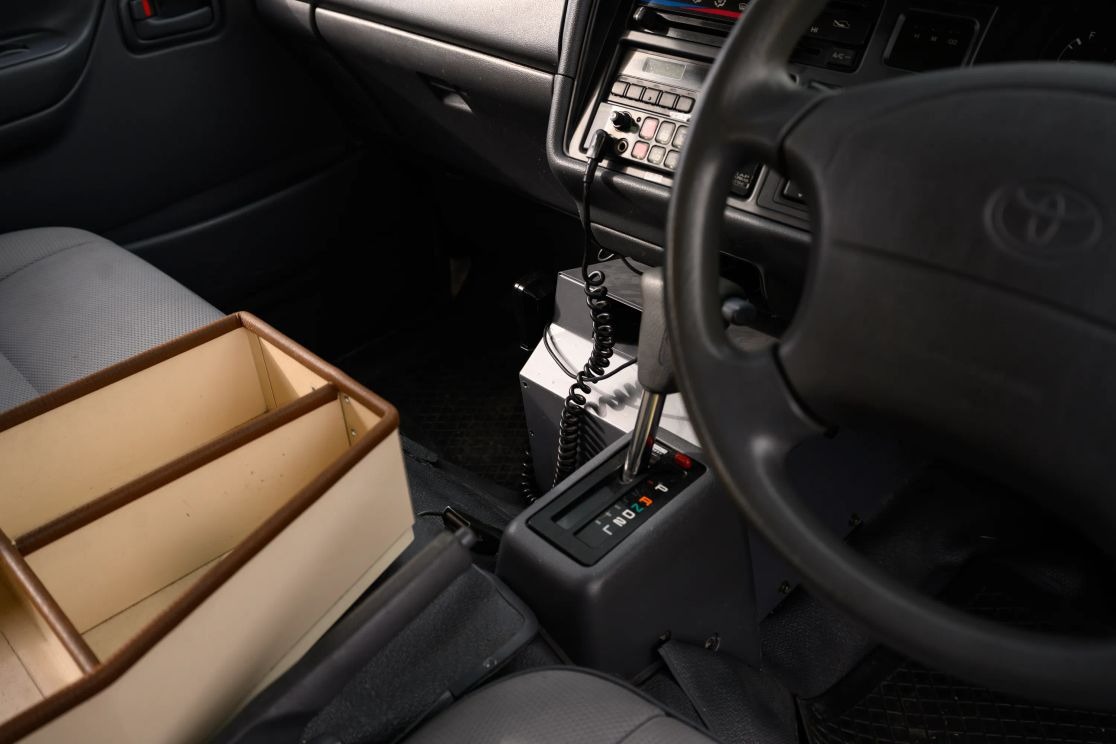 1999-toyota-hiace-ambulance (71)