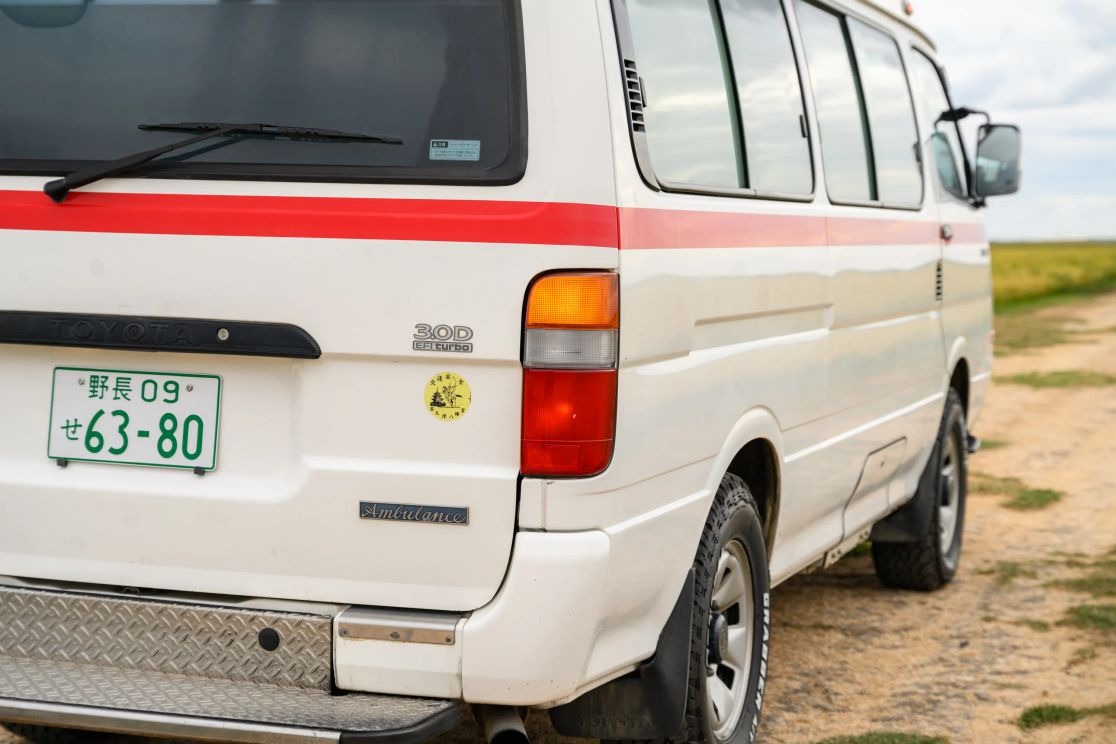 1999-toyota-hiace-ambulance (75)