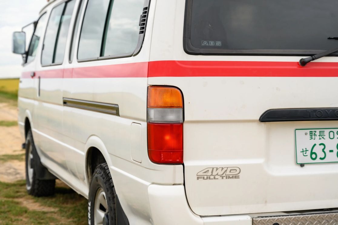 1999-toyota-hiace-ambulance (79)