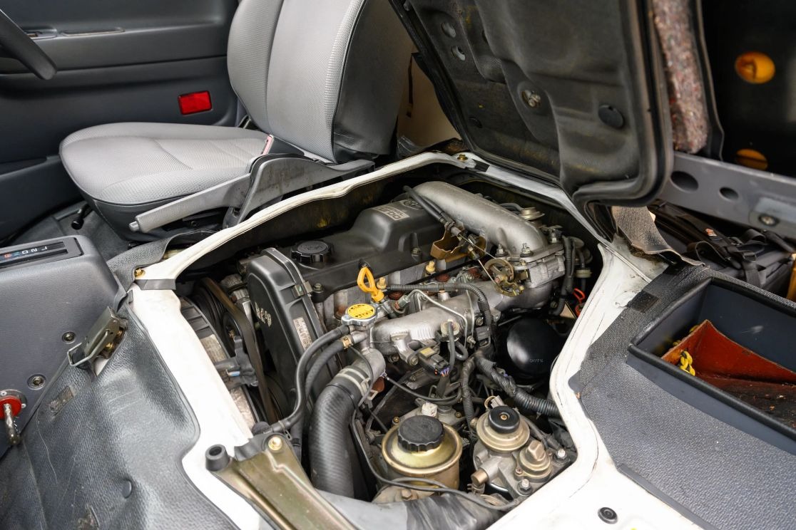 1999-toyota-hiace-ambulance (8)