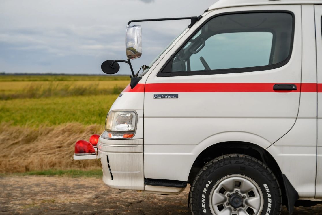 1999-toyota-hiace-ambulance (90)