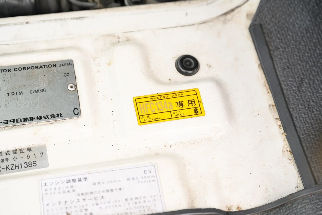 1999-toyota-hiace-ambulance