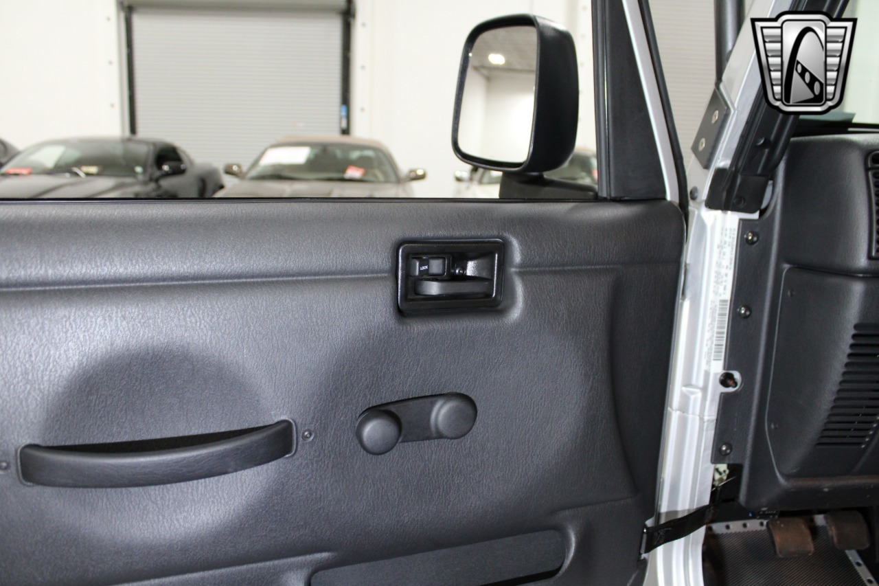 2003-jeep-wrangler-for-sale (40)