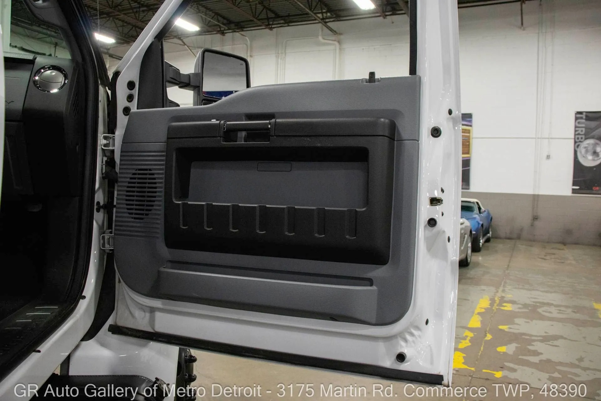 2013-ford-f650-super-duty (102)