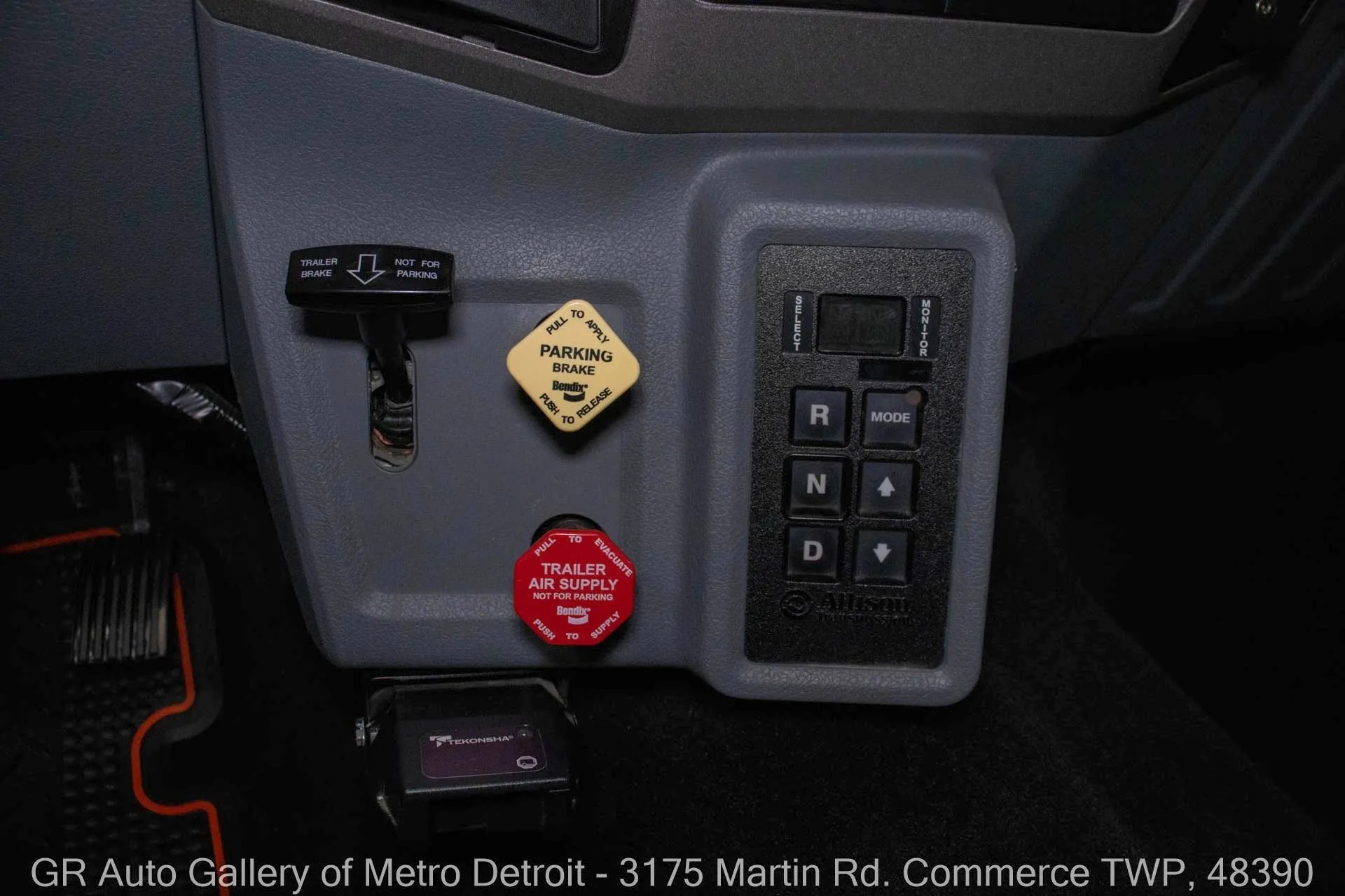 2013-ford-f650-super-duty (31)