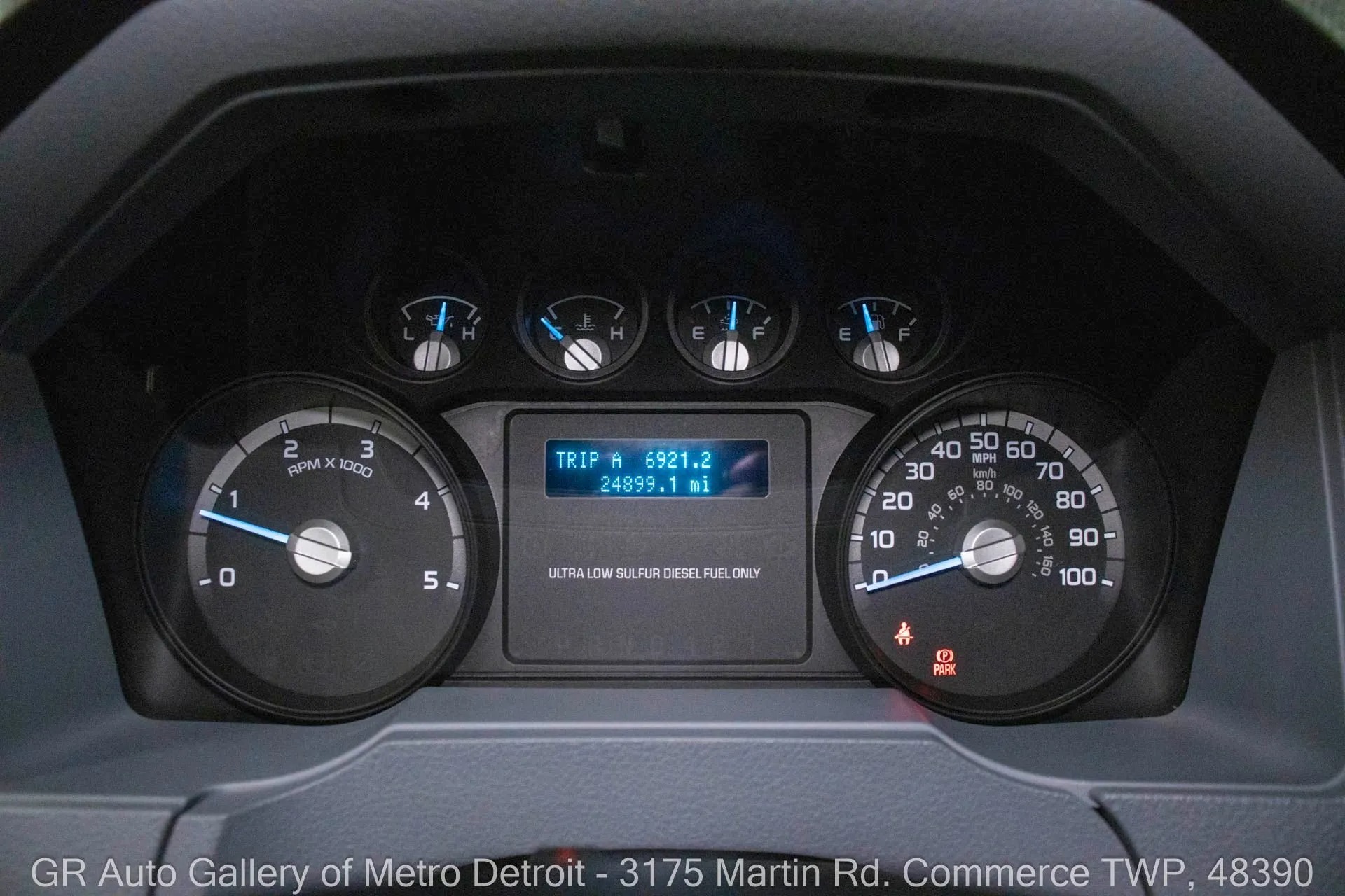 2013-ford-f650-super-duty (32)