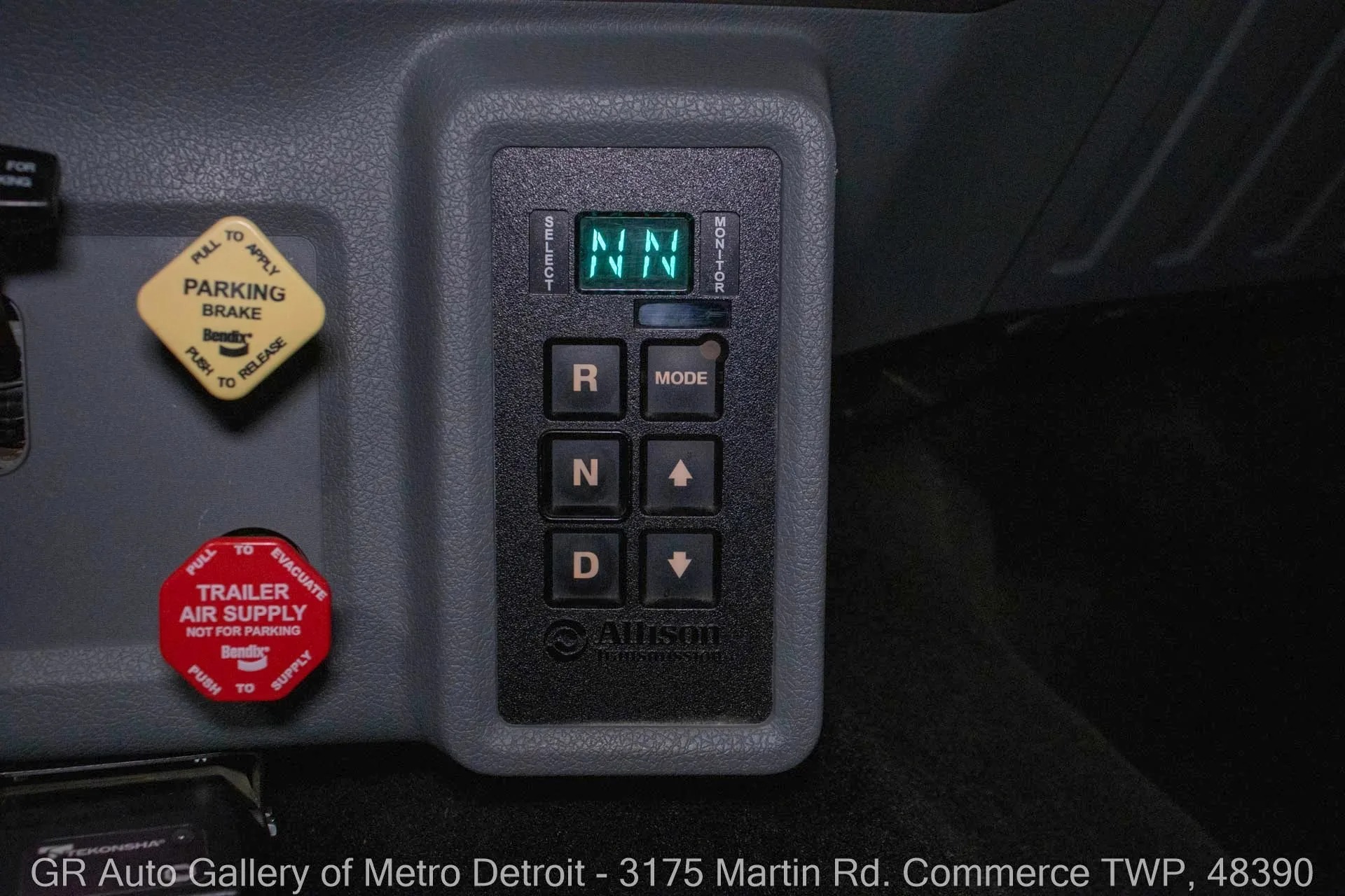 2013-ford-f650-super-duty (41)