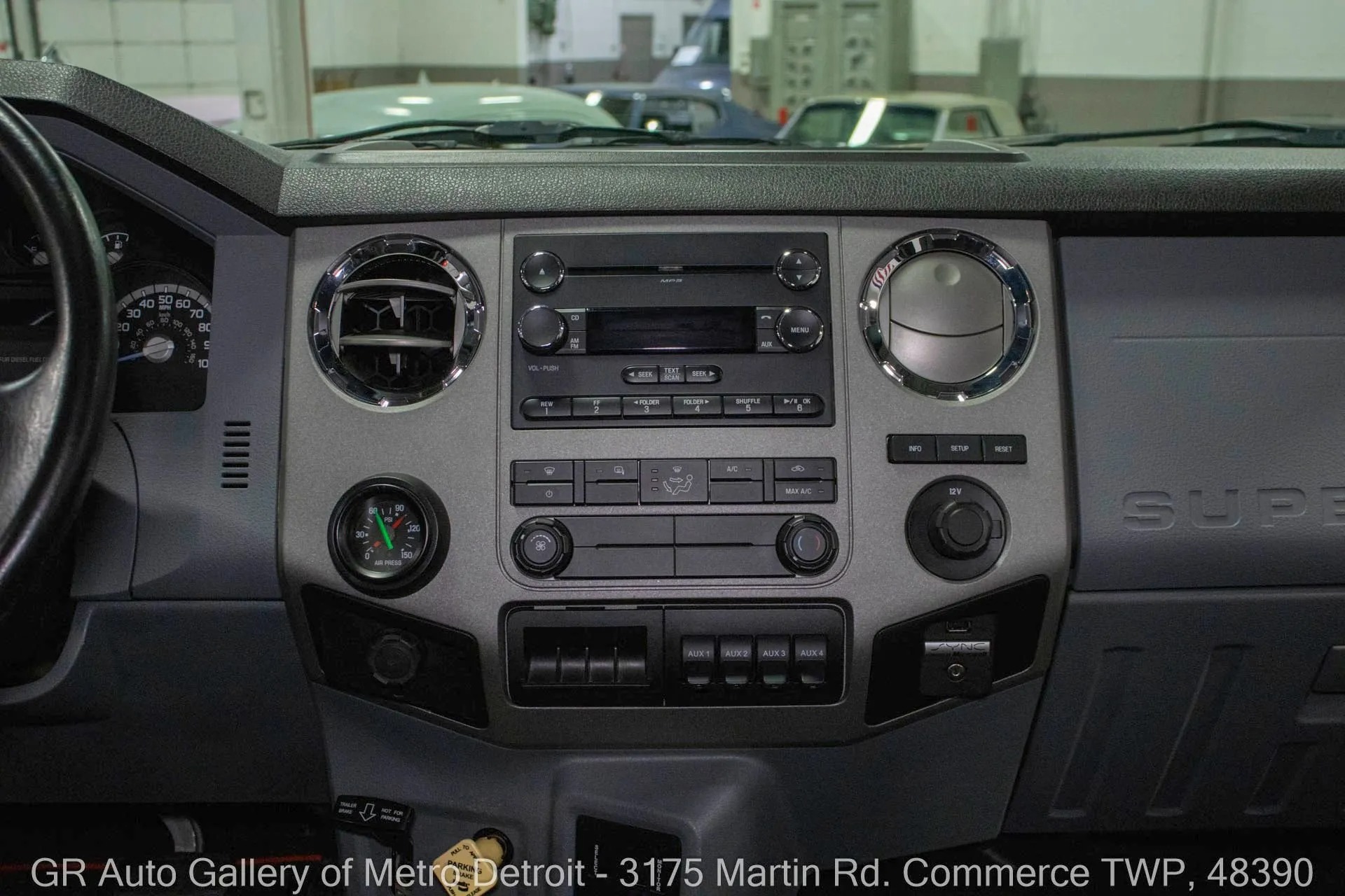 2013-ford-f650-super-duty (50)
