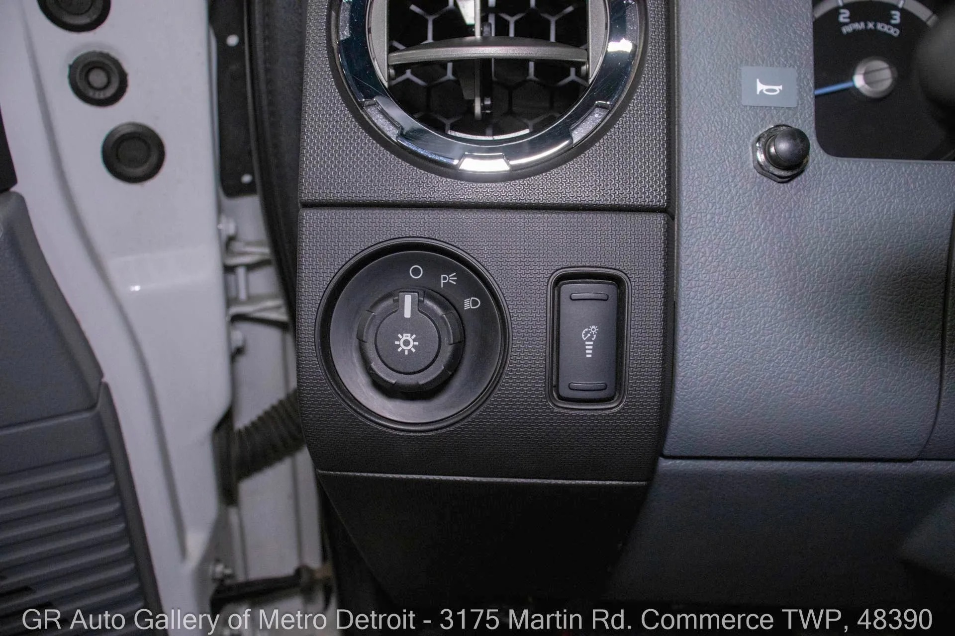 2013-ford-f650-super-duty (51)