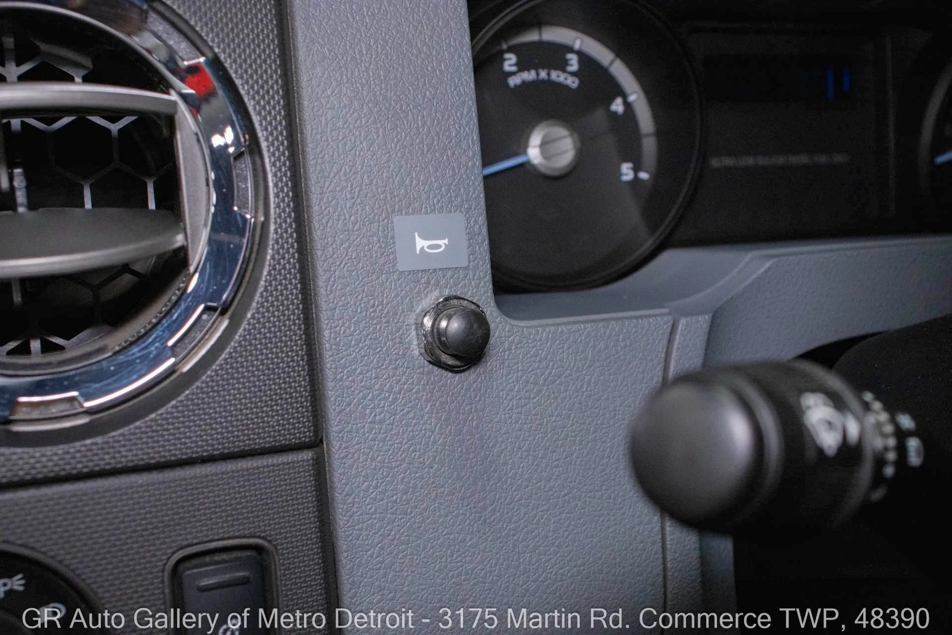 2013-ford-f650-super-duty (53)