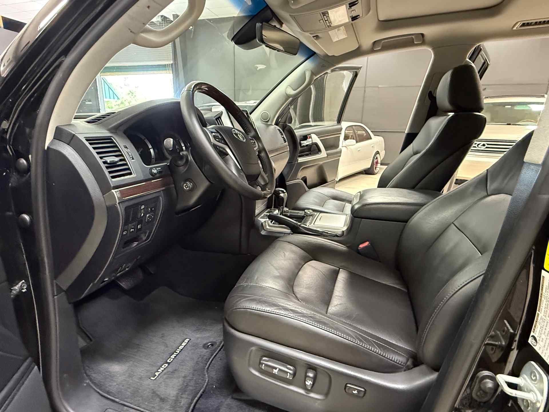 2018-toyota-land-cruiser-200-for-sale-jacksonville-fl-19