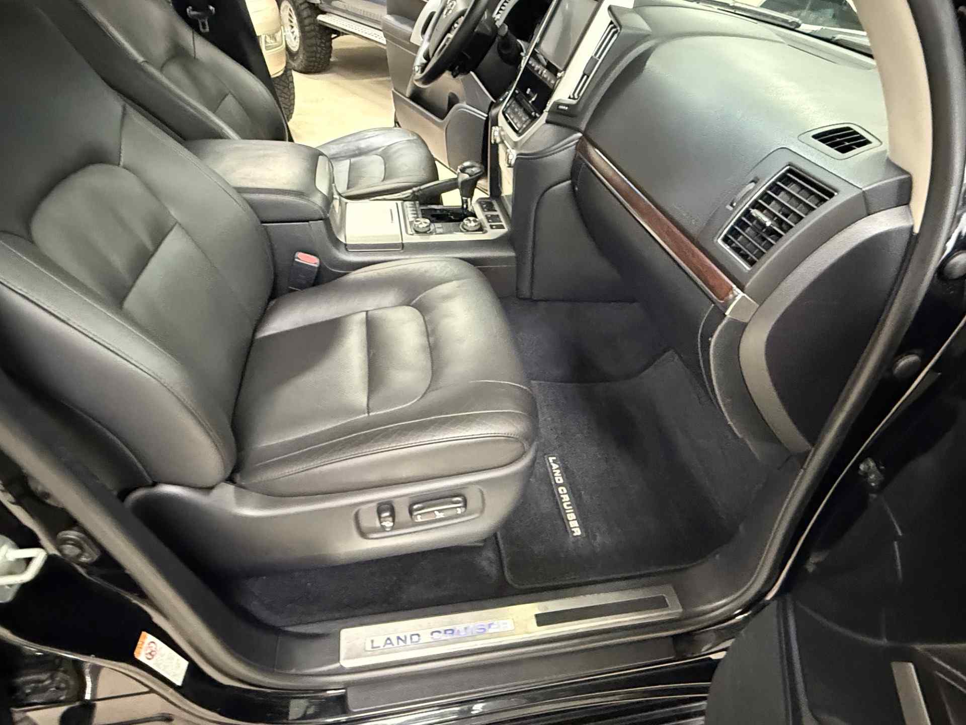 2018-toyota-land-cruiser-200-for-sale-jacksonville-fl-22
