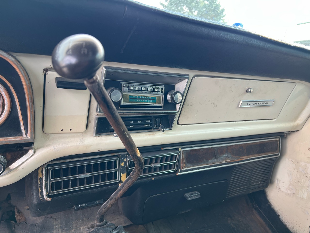 Used-1970-Ford-F250-Ranger-Highboy-4WD-for-sale-in-Trevor-WI-53179-11