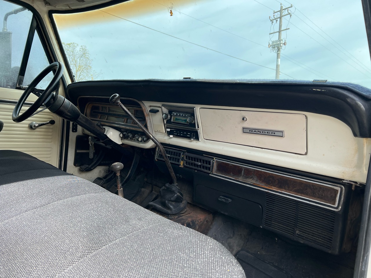 Used-1970-Ford-F250-Ranger-Highboy-4WD-for-sale-in-Trevor-WI-53179-12