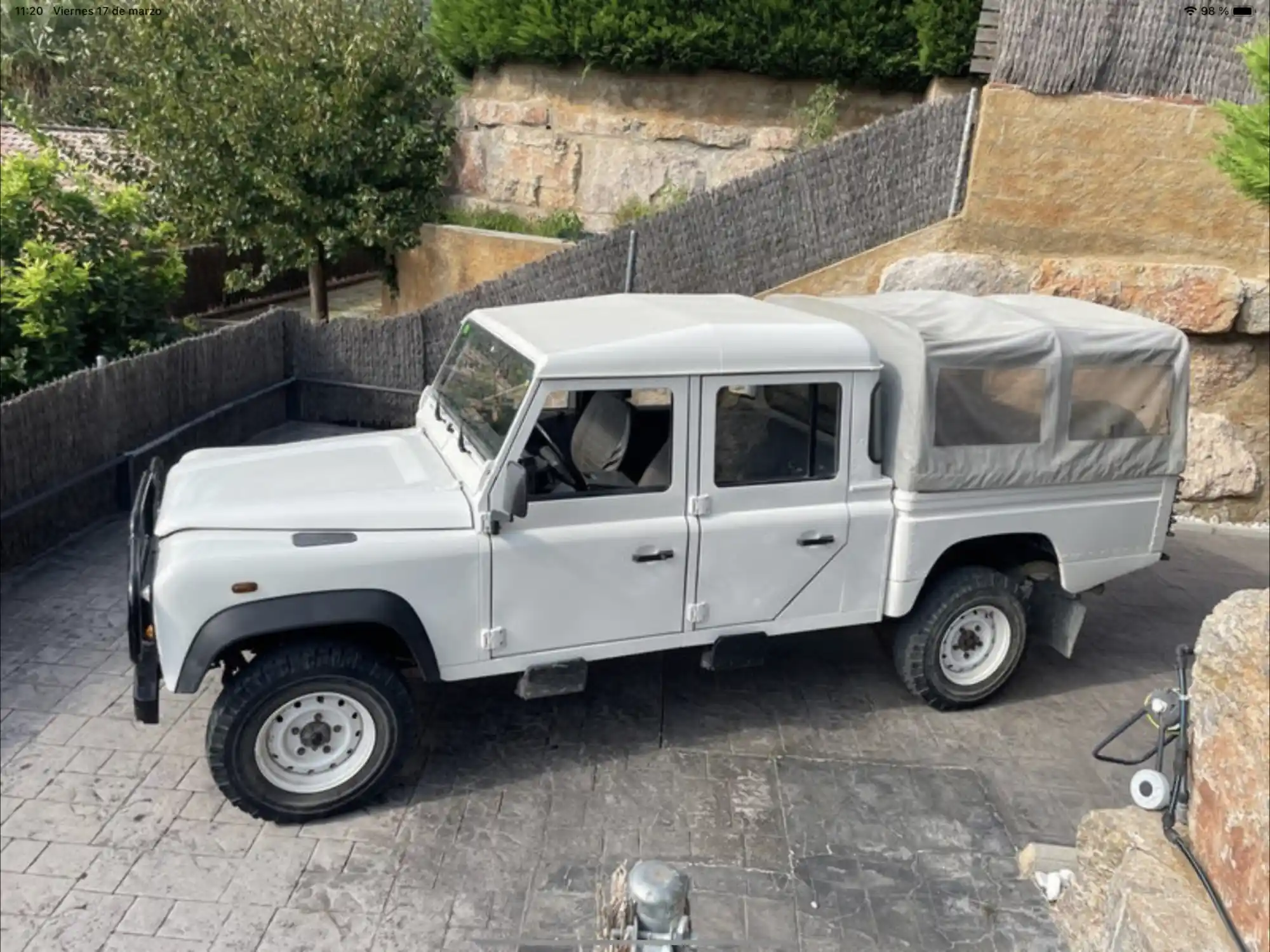 land-rover-defender-130-for-sale-01
