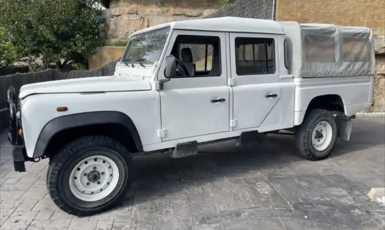 land-rover-defender-130-for-sale-02