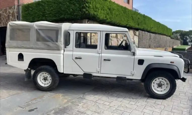 land-rover-defender-130-for-sale-05