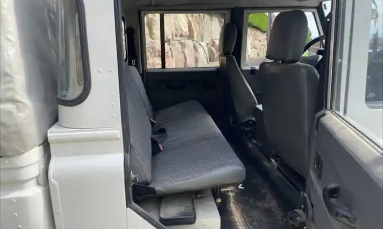 land-rover-defender-130-for-sale-08