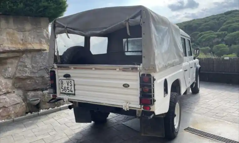 land-rover-defender-130-for-sale-09