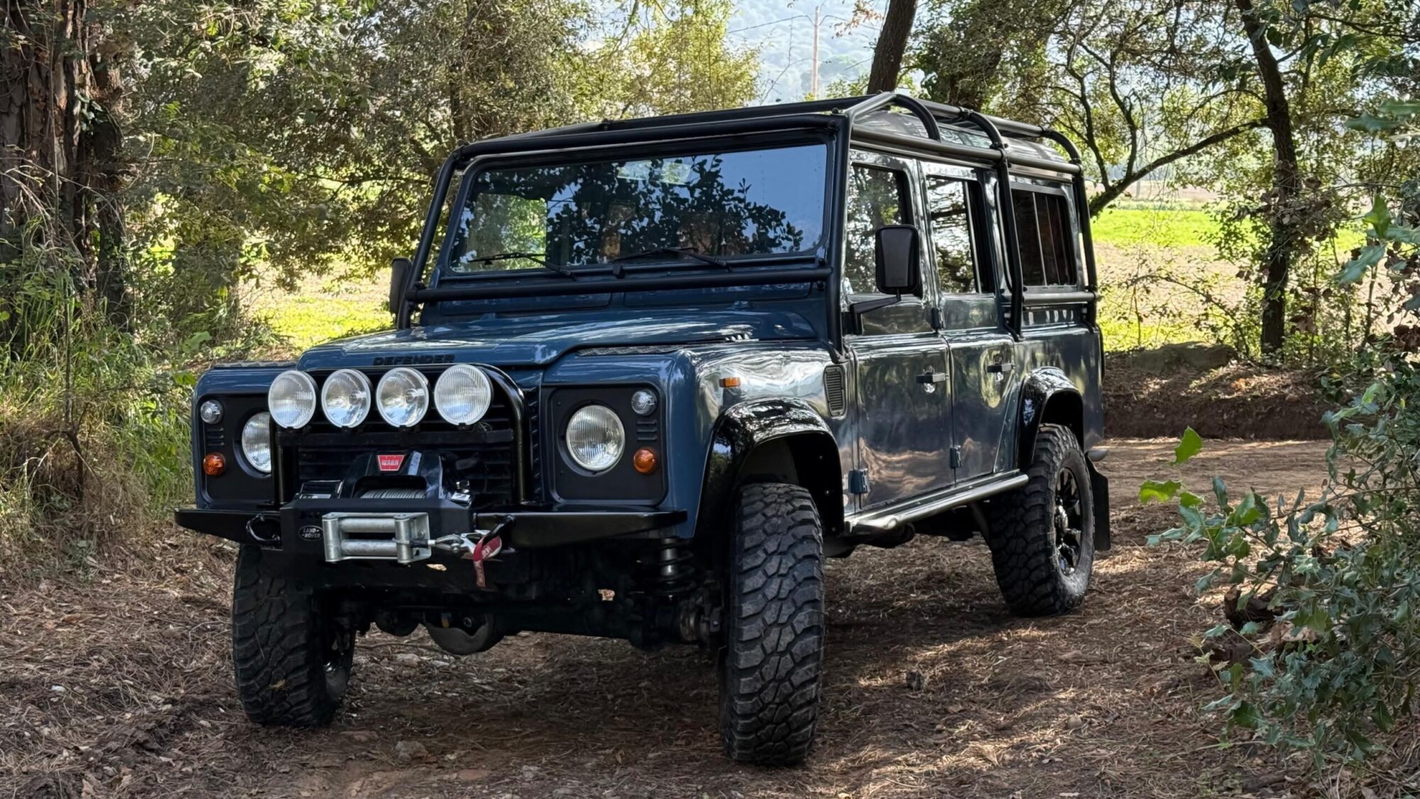 land-rover-defender-motor-curator-01